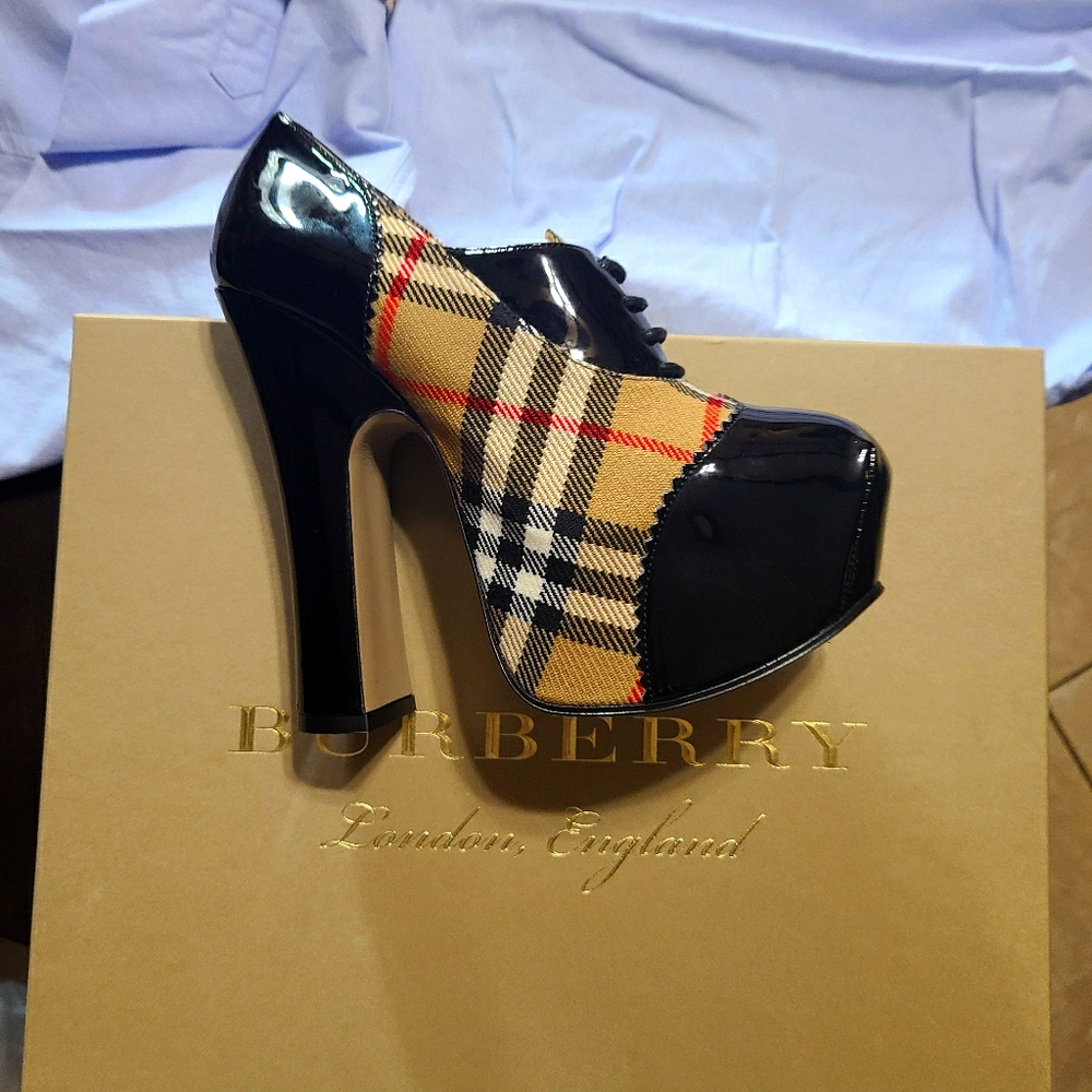 Burberry by vivienne Westwood